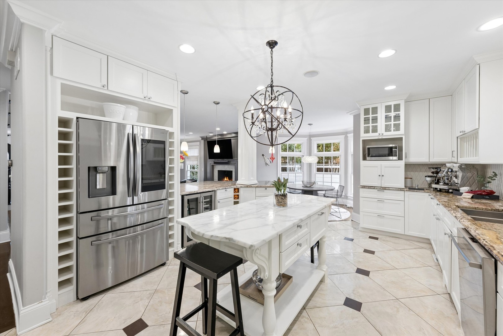 245 W Winthrop Avenue