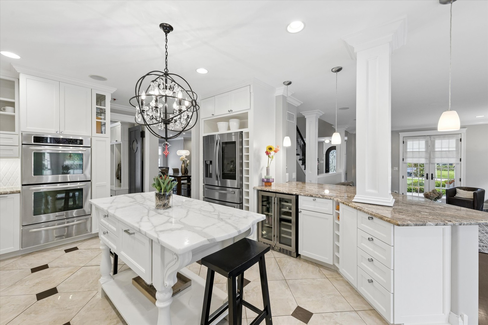 245 W Winthrop Avenue