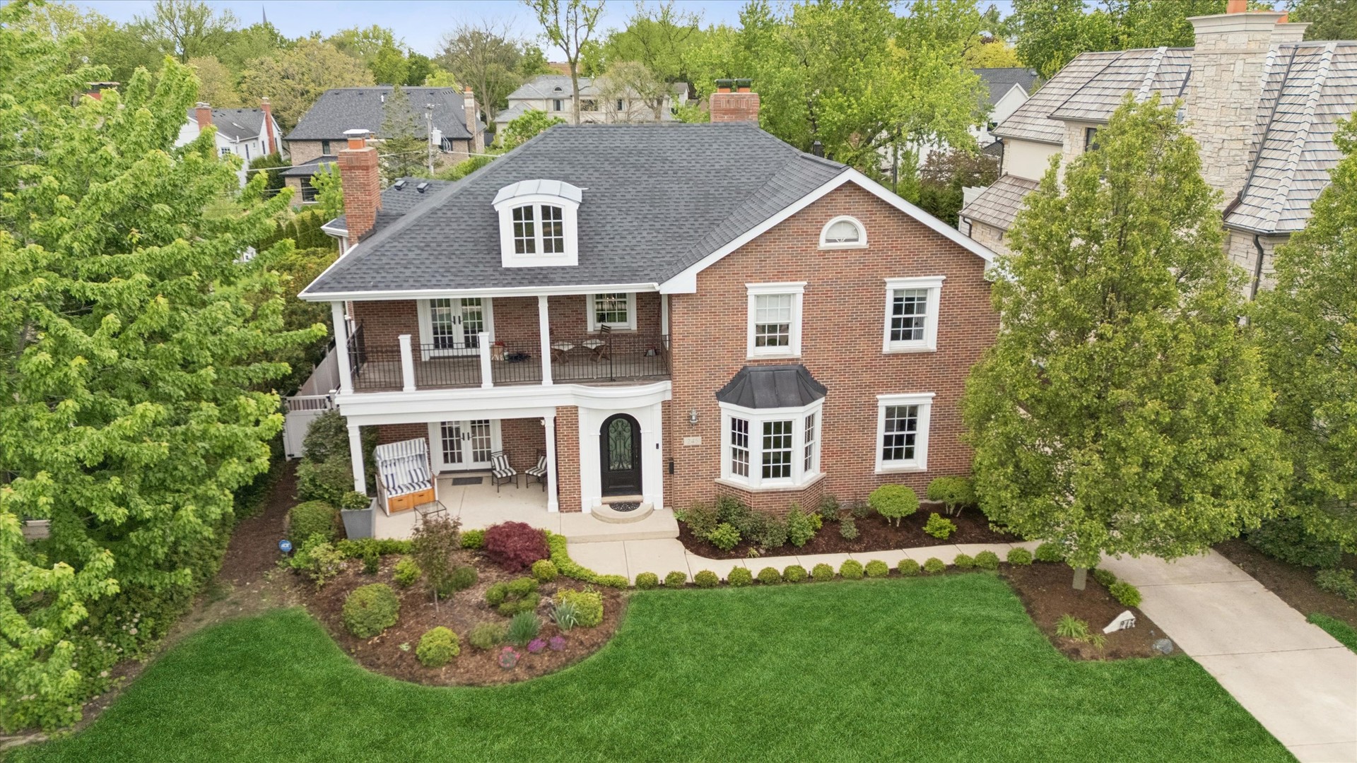 245 W Winthrop Avenue