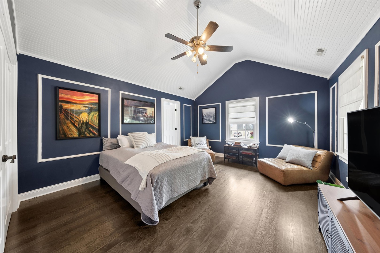 245 W Winthrop Avenue