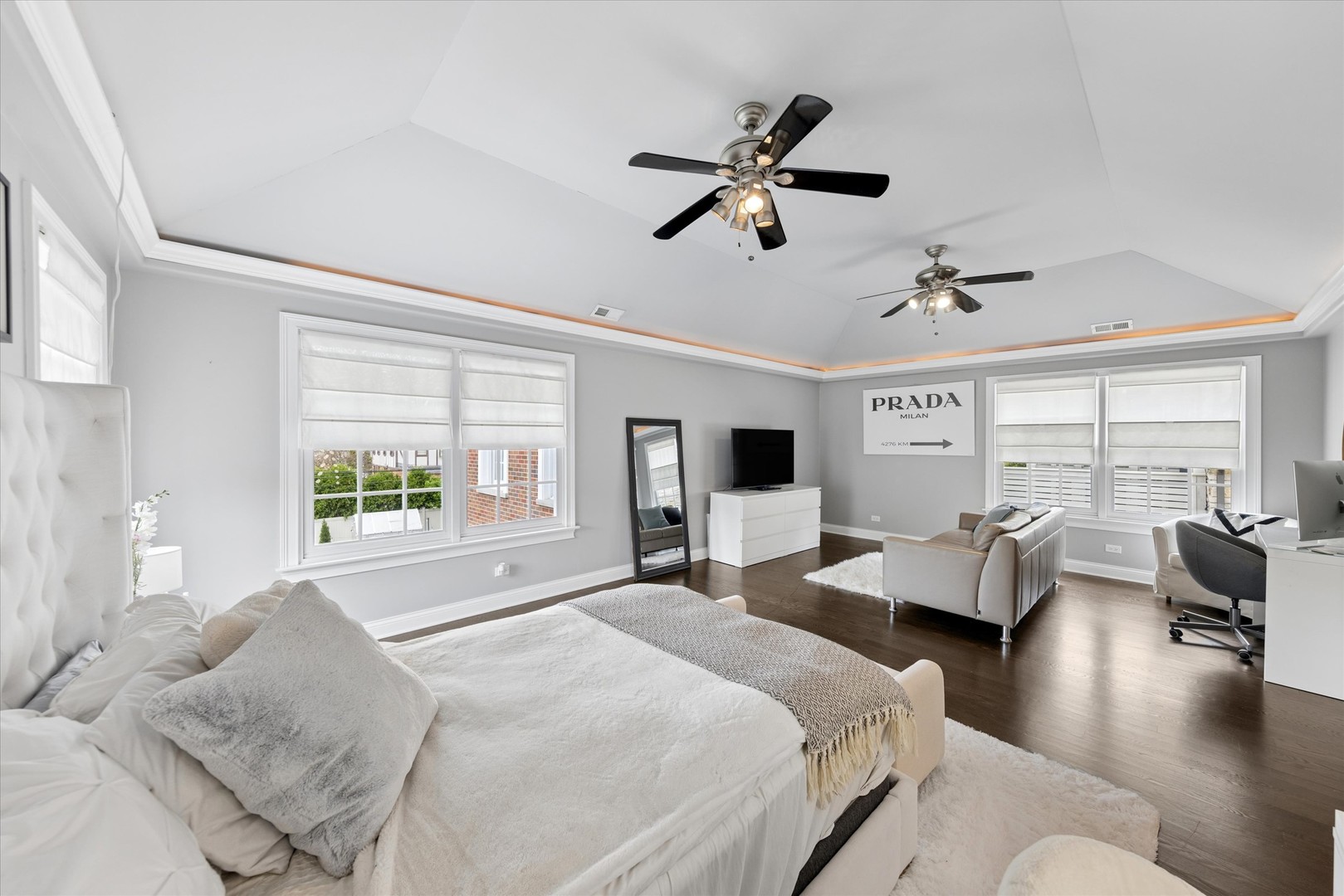 245 W Winthrop Avenue
