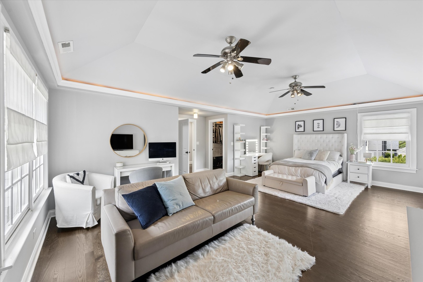 245 W Winthrop Avenue