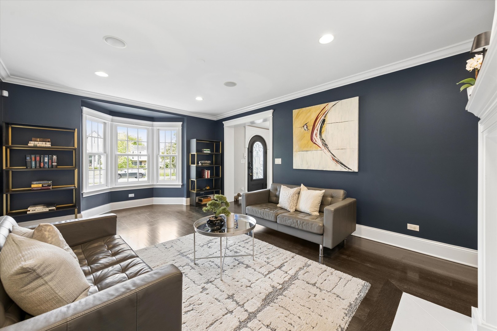 245 W Winthrop Avenue