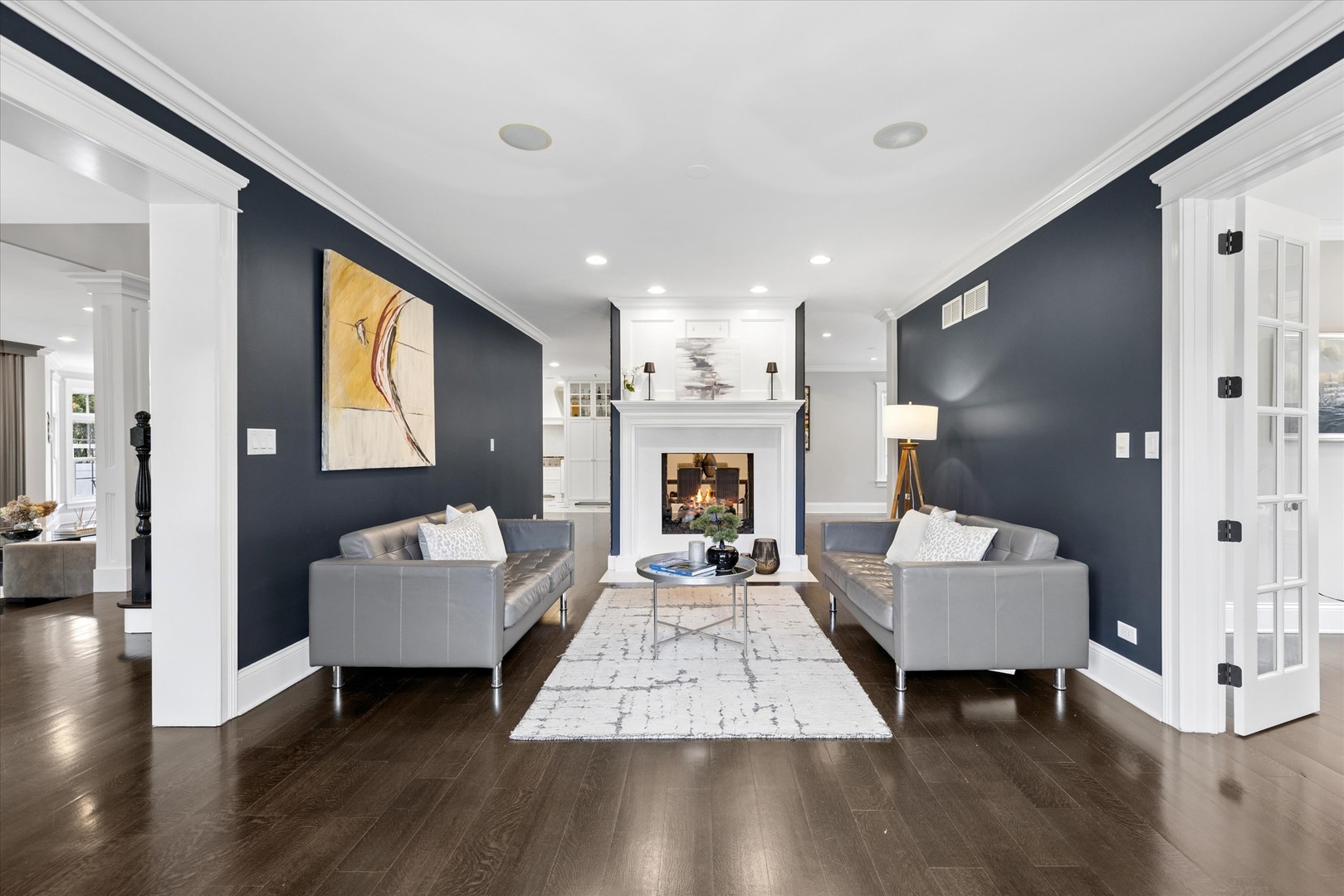 245 W Winthrop Avenue