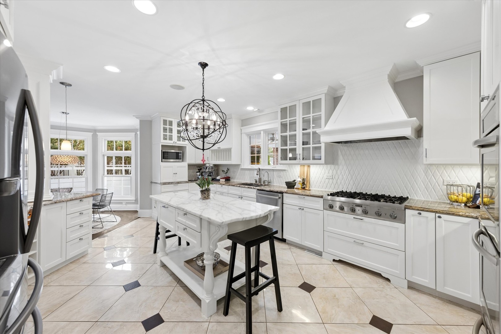 245 W Winthrop Avenue