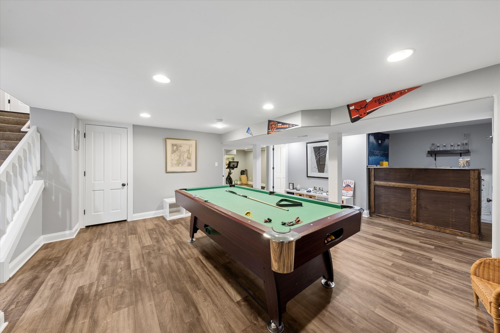 245 W Winthrop Avenue