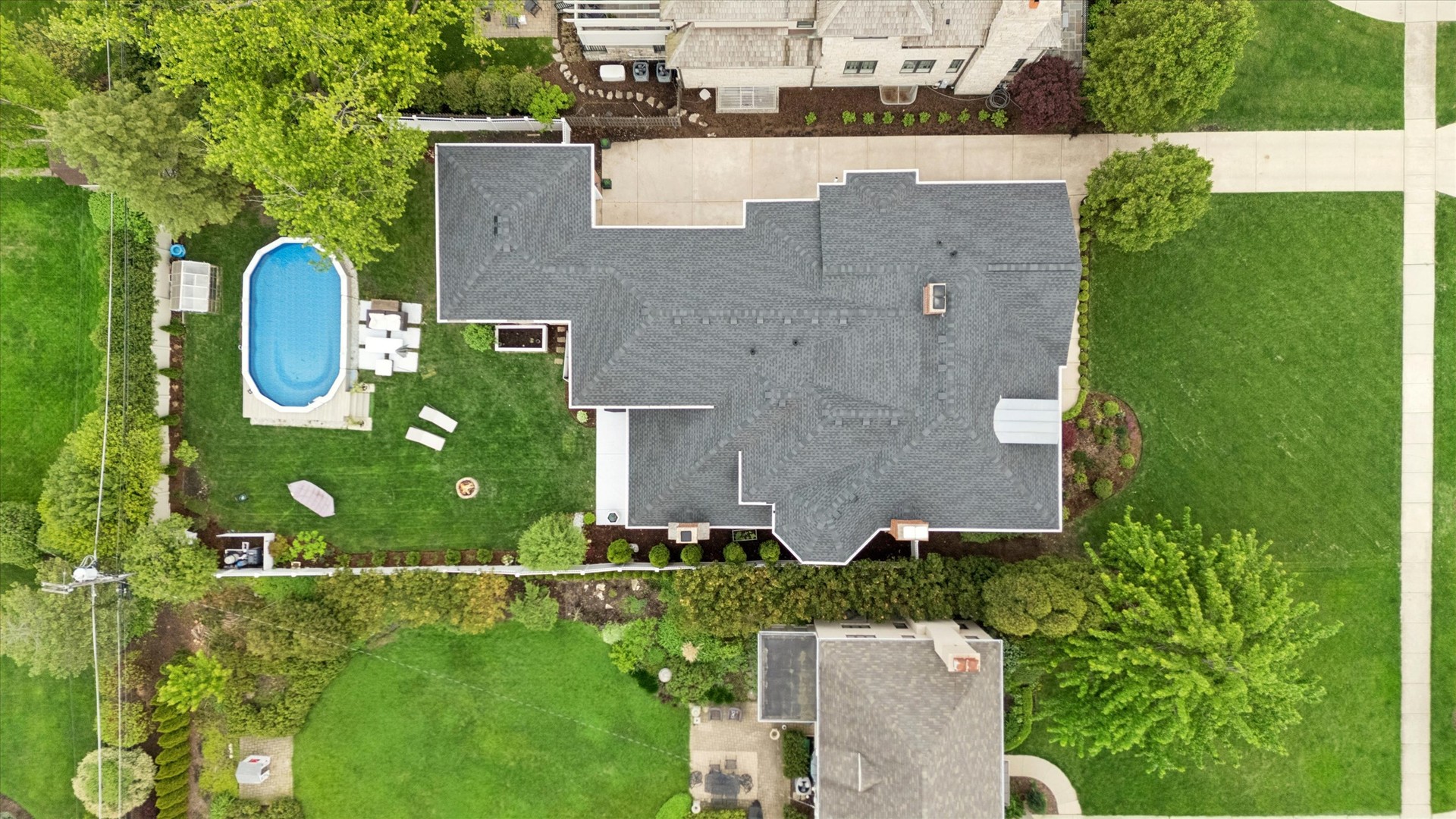 245 W Winthrop Avenue