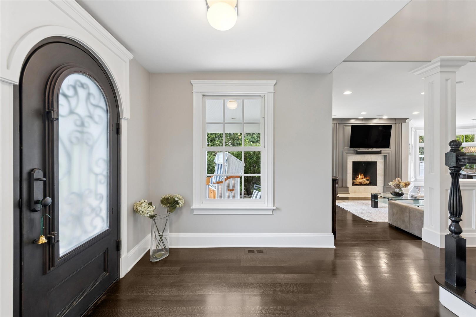 245 W Winthrop Avenue