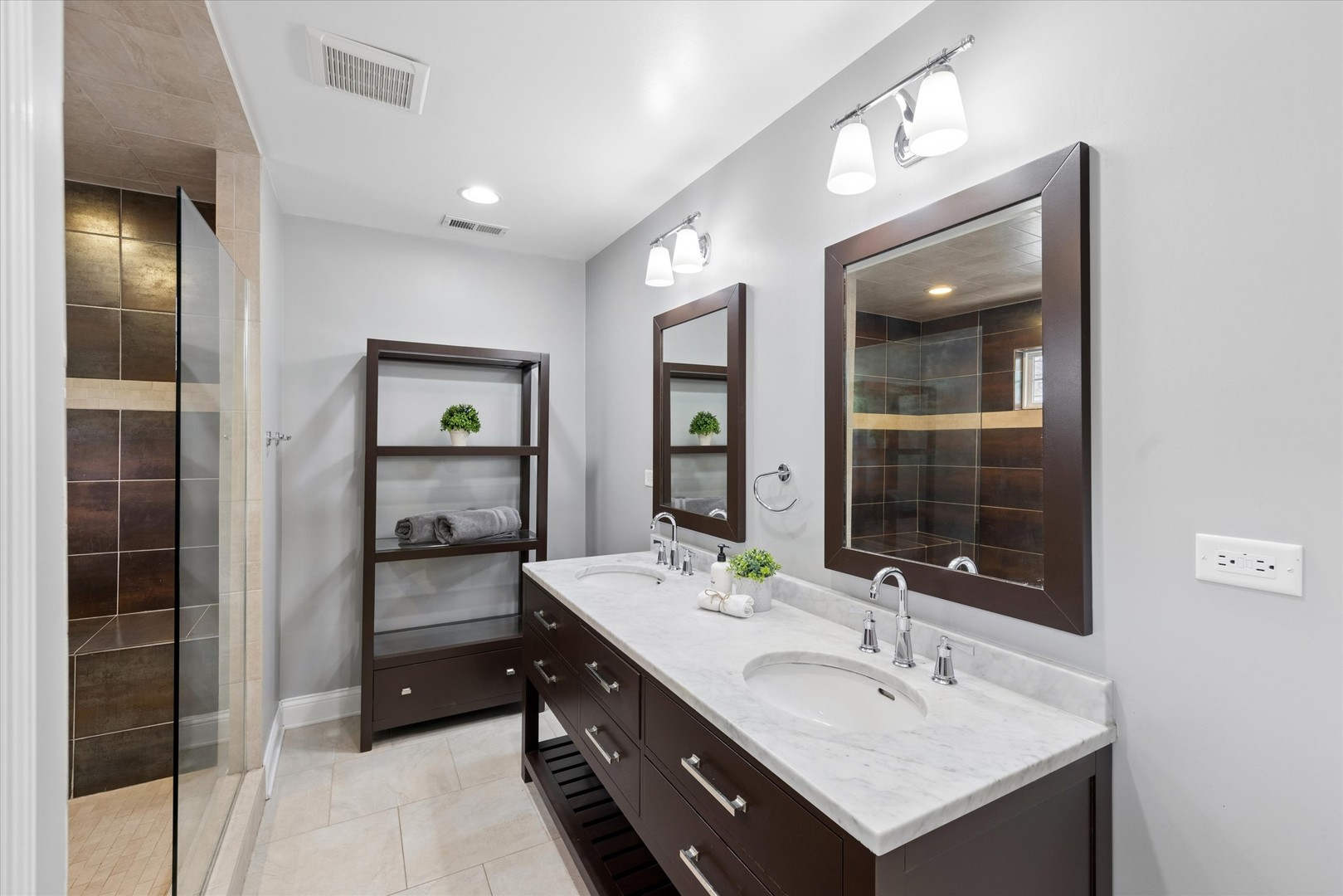 245 W Winthrop Avenue