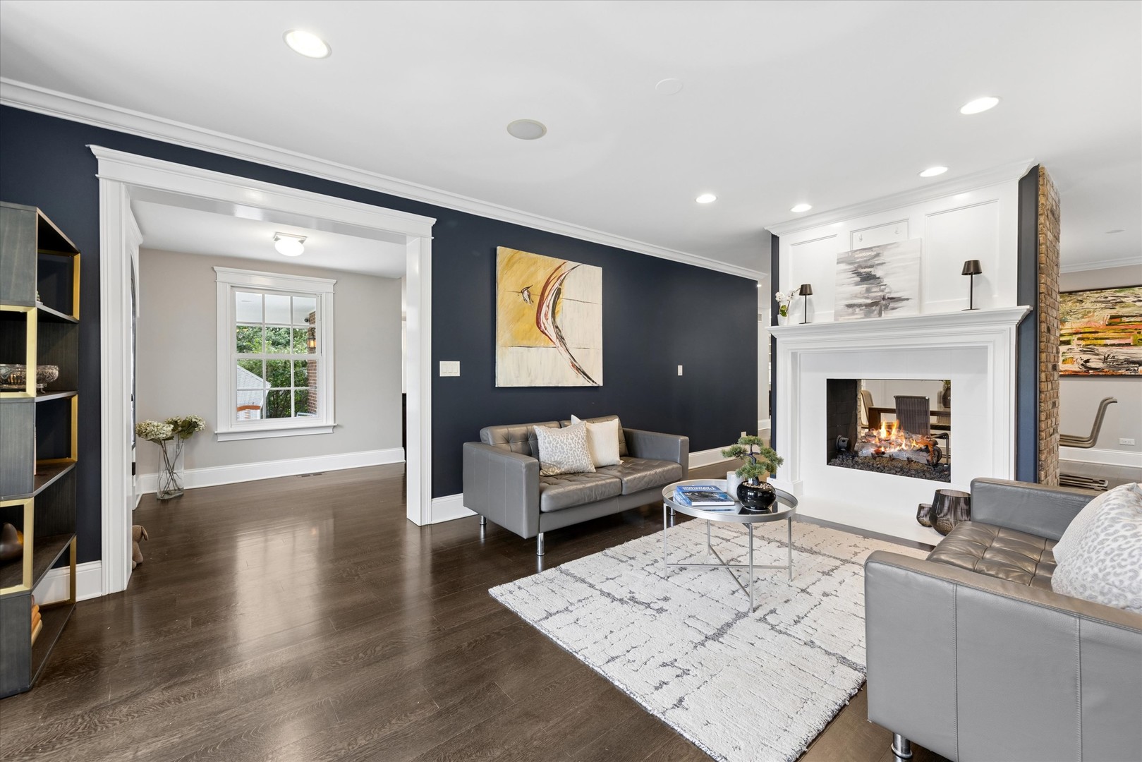 245 W Winthrop Avenue