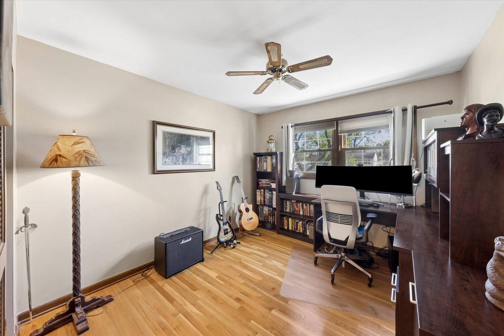 4 E Noyes Drive