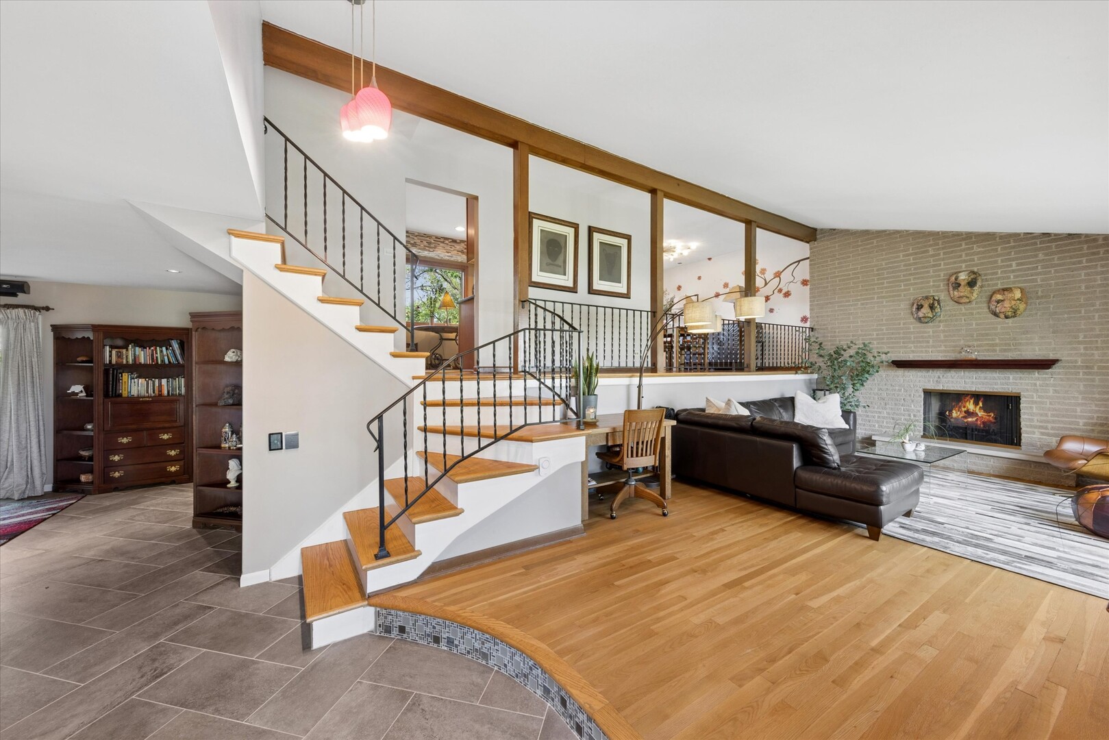 4 E Noyes Drive
