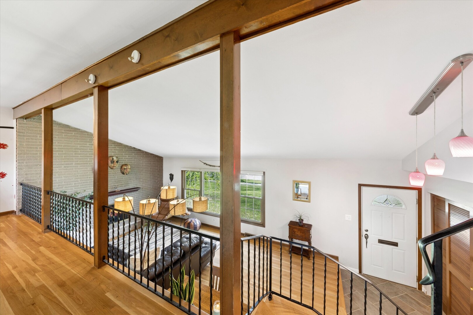 4 E Noyes Drive