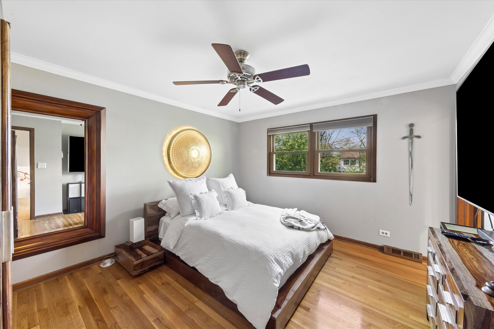 4 E Noyes Drive