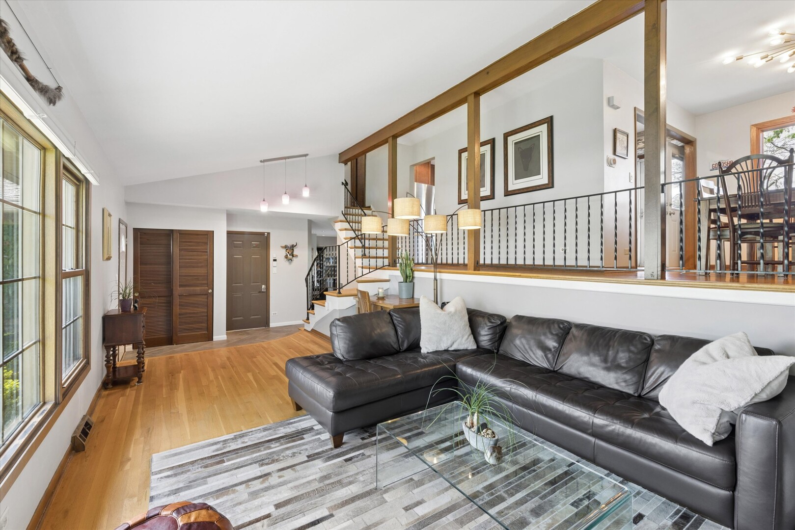 4 E Noyes Drive