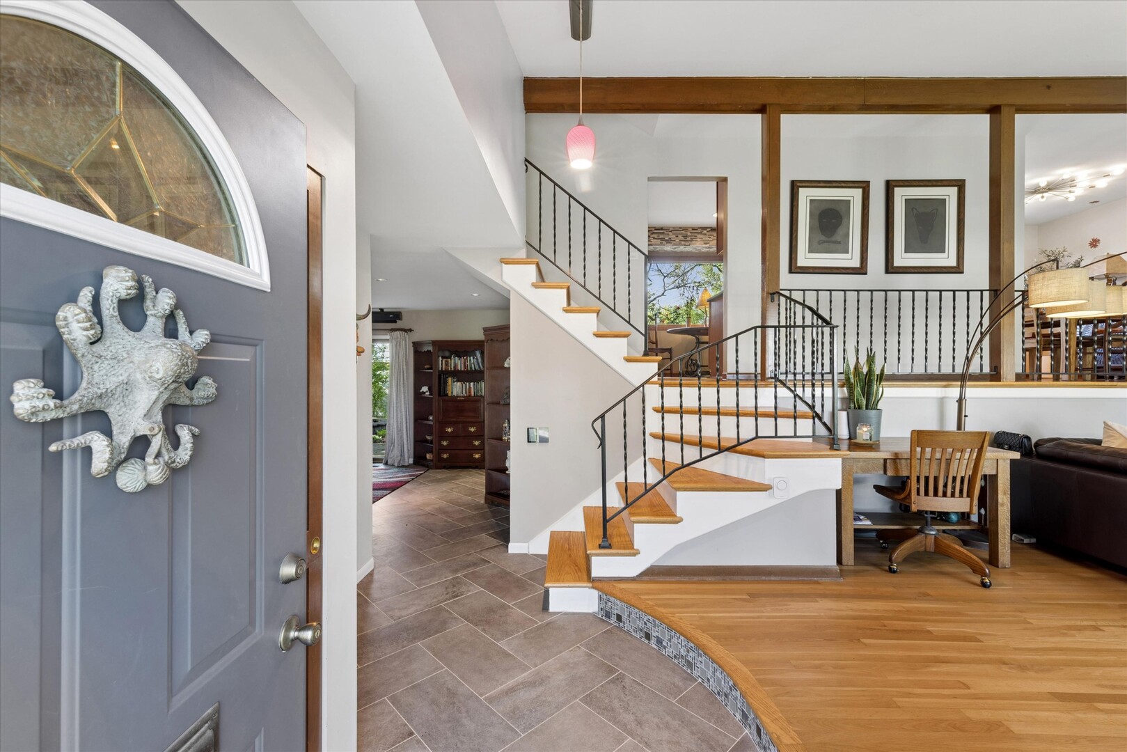 4 E Noyes Drive