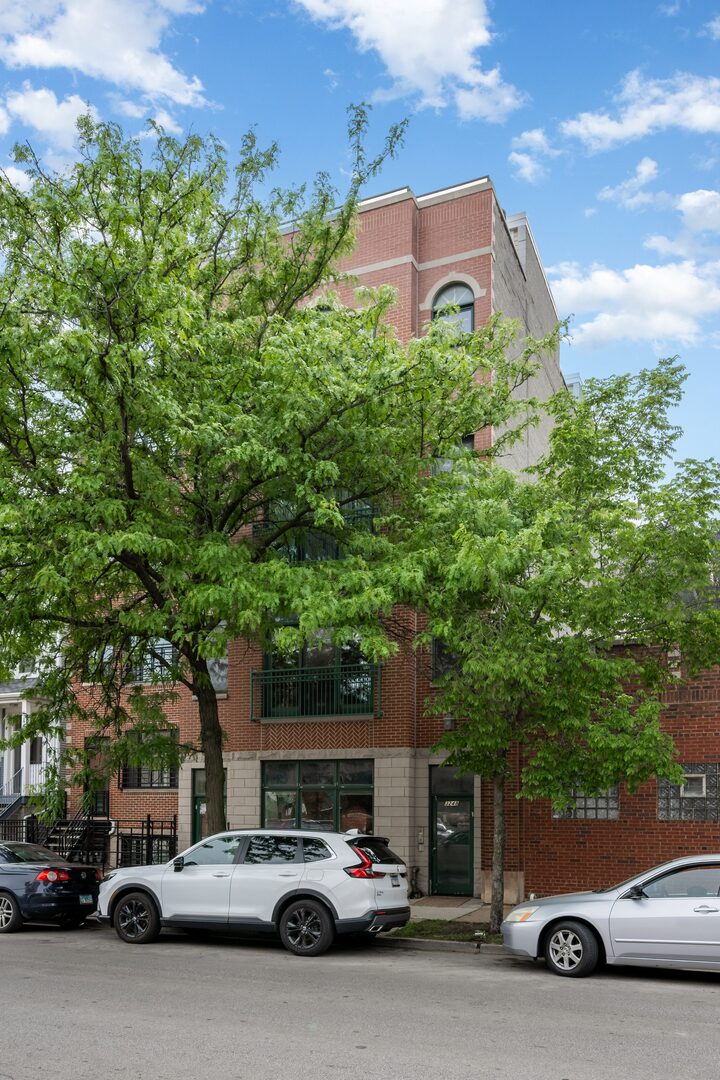 3248 N SHEFFIELD Avenue Unit: 1