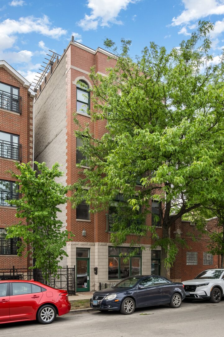 3248 N SHEFFIELD Avenue Unit: 1