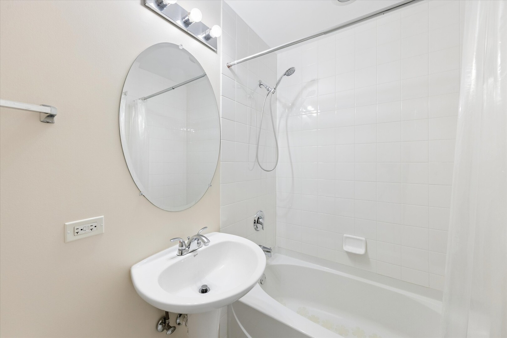 8822 BROOKFIELD Avenue Unit: 405