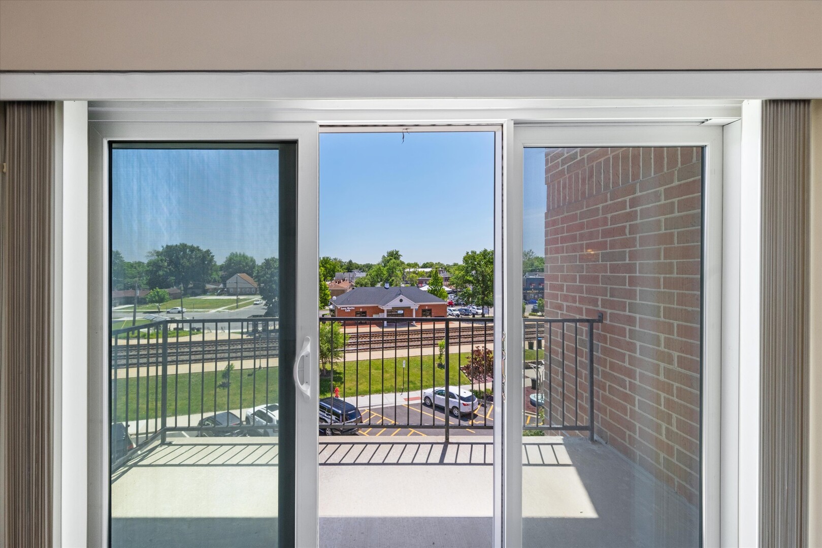 8822 BROOKFIELD Avenue Unit: 405
