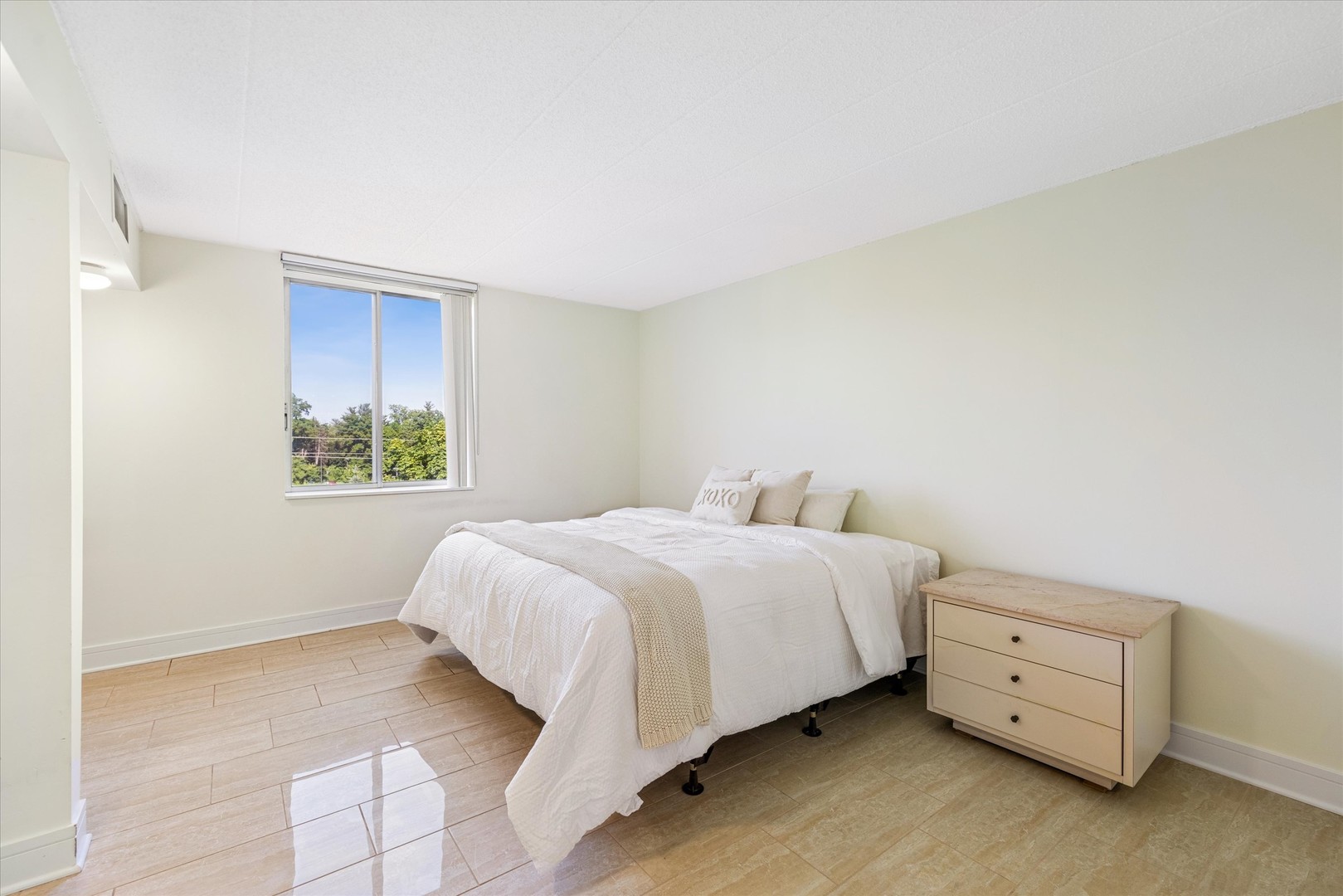 110 W Butterfield Road Unit: 510S