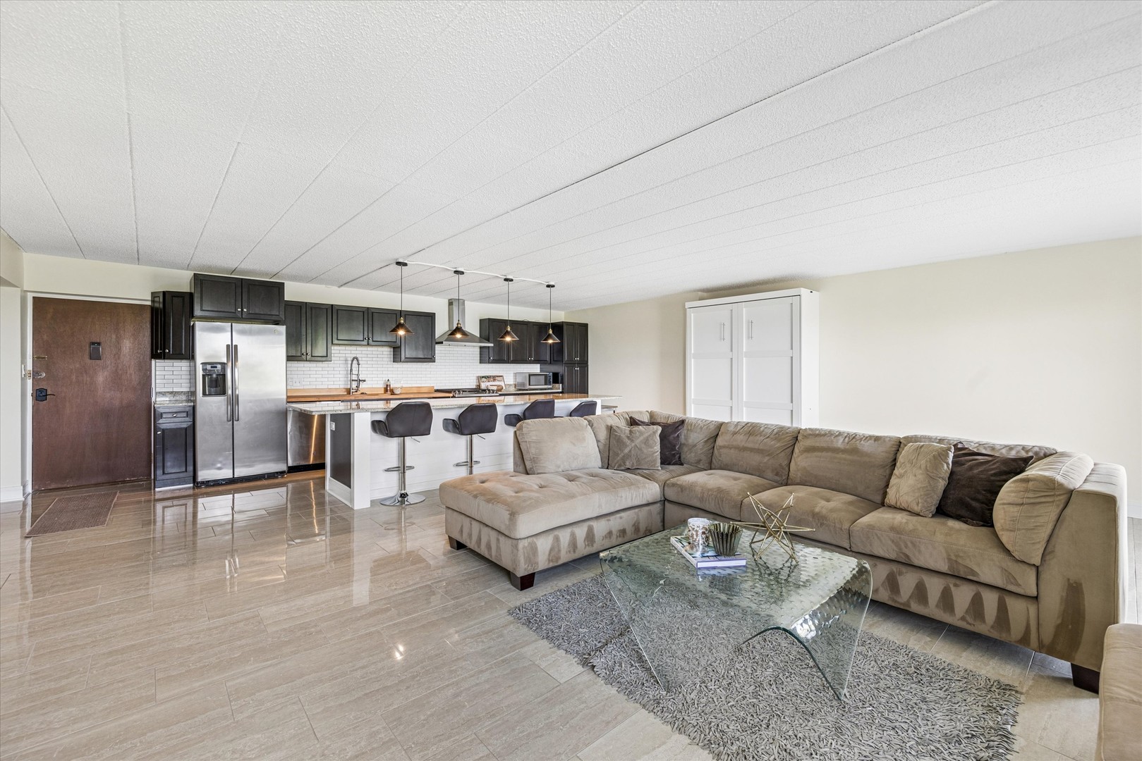 110 W Butterfield Road Unit: 510S