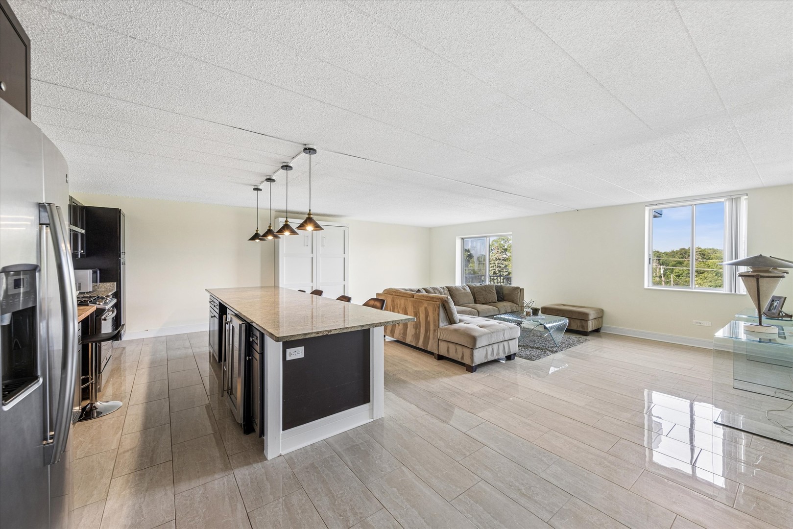 110 W Butterfield Road Unit: 510S