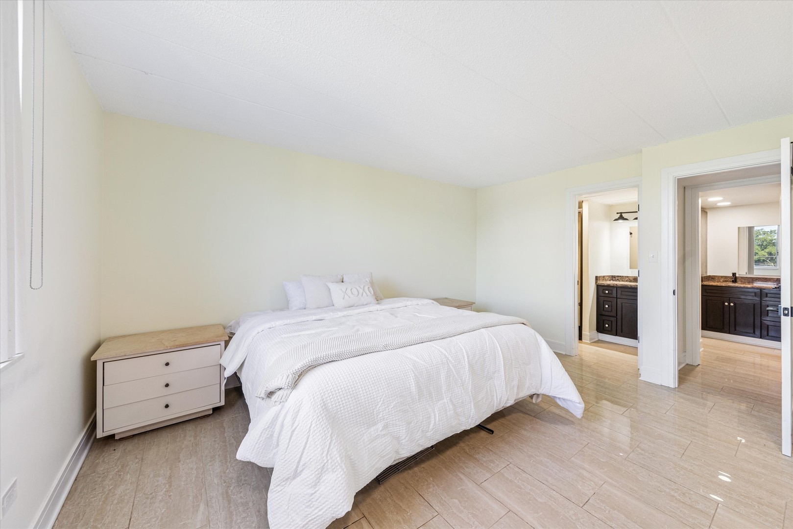 110 W Butterfield Road Unit: 510S