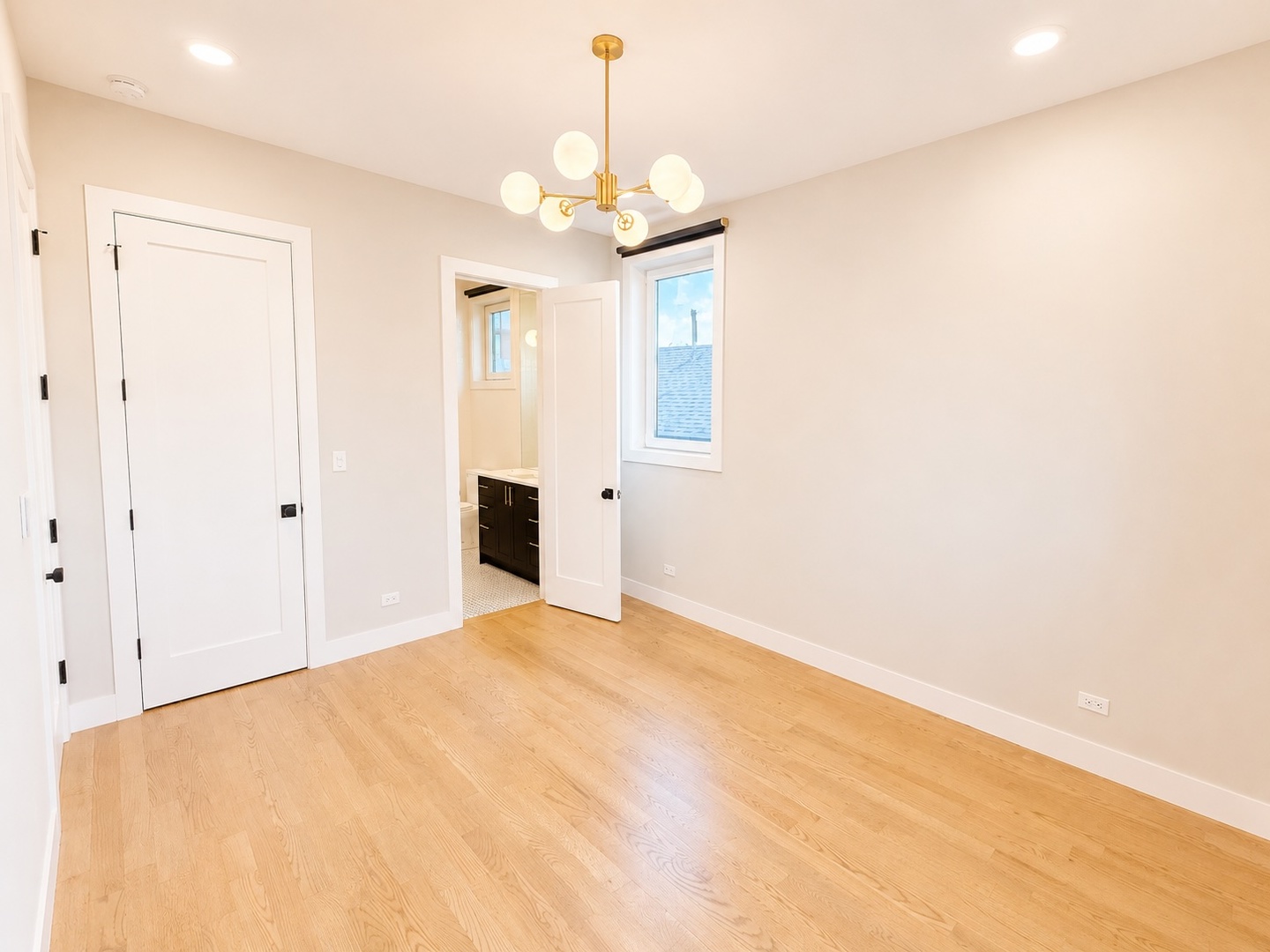 1653 W Division Street Unit: 2