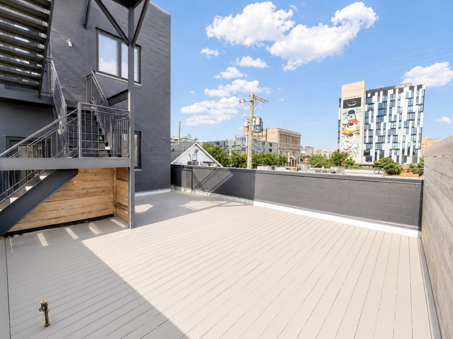 1653 W Division Street Unit: 2