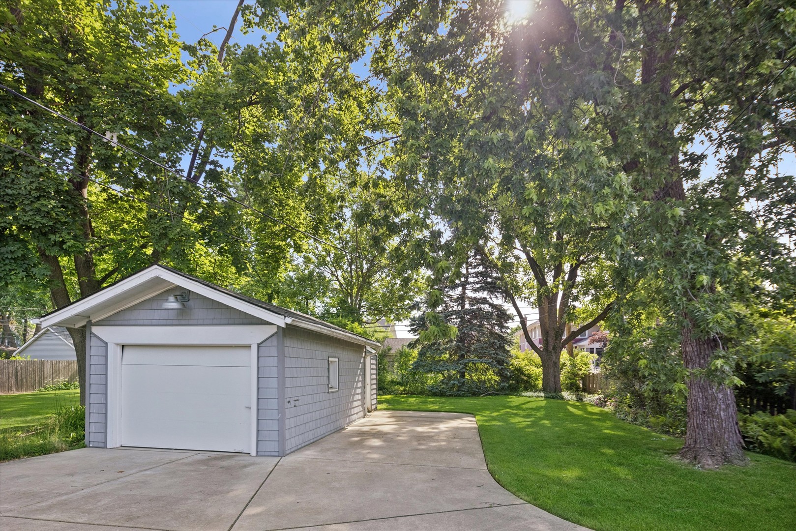 313 N Larch Avenue