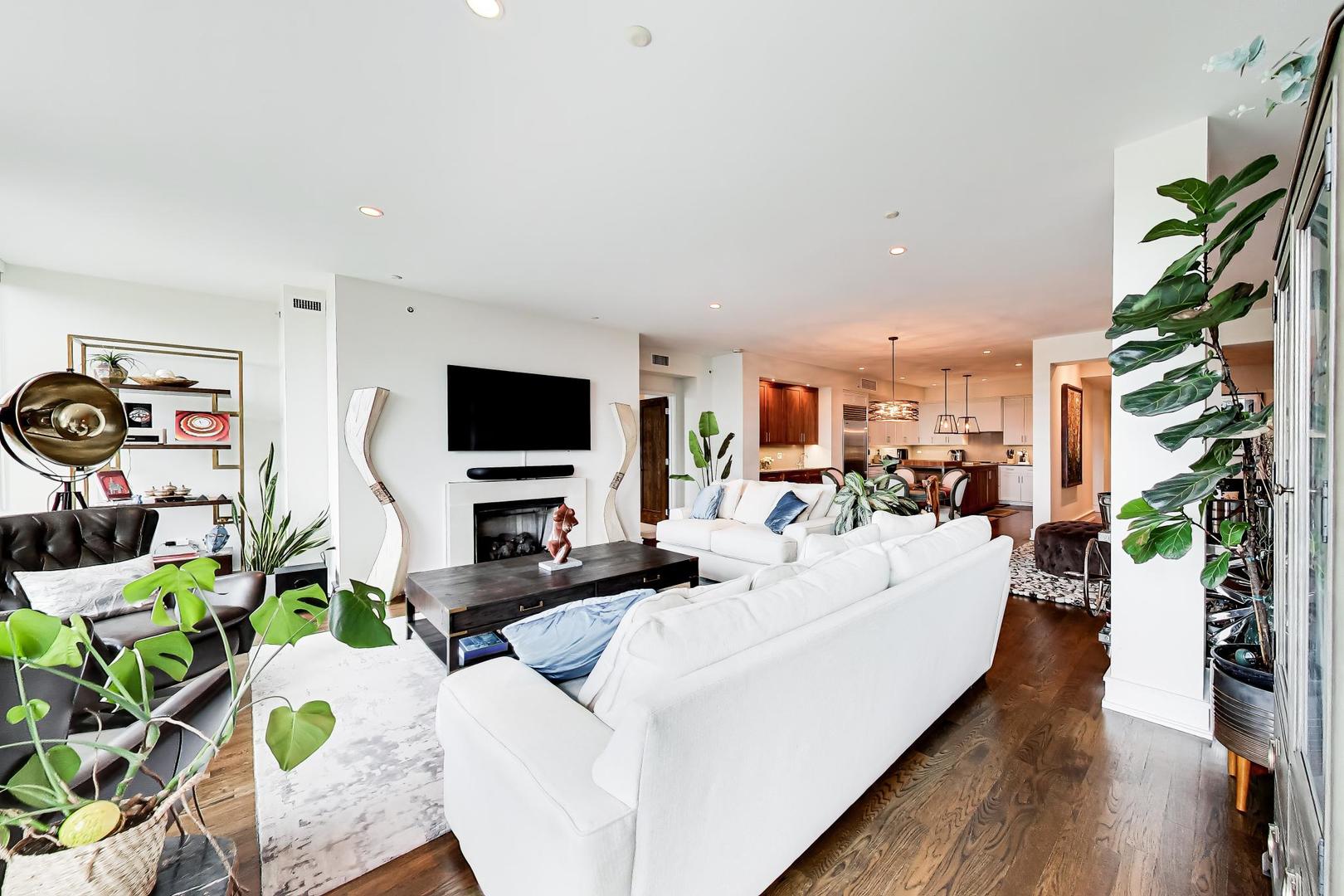 318 S Michigan Avenue Unit: 400