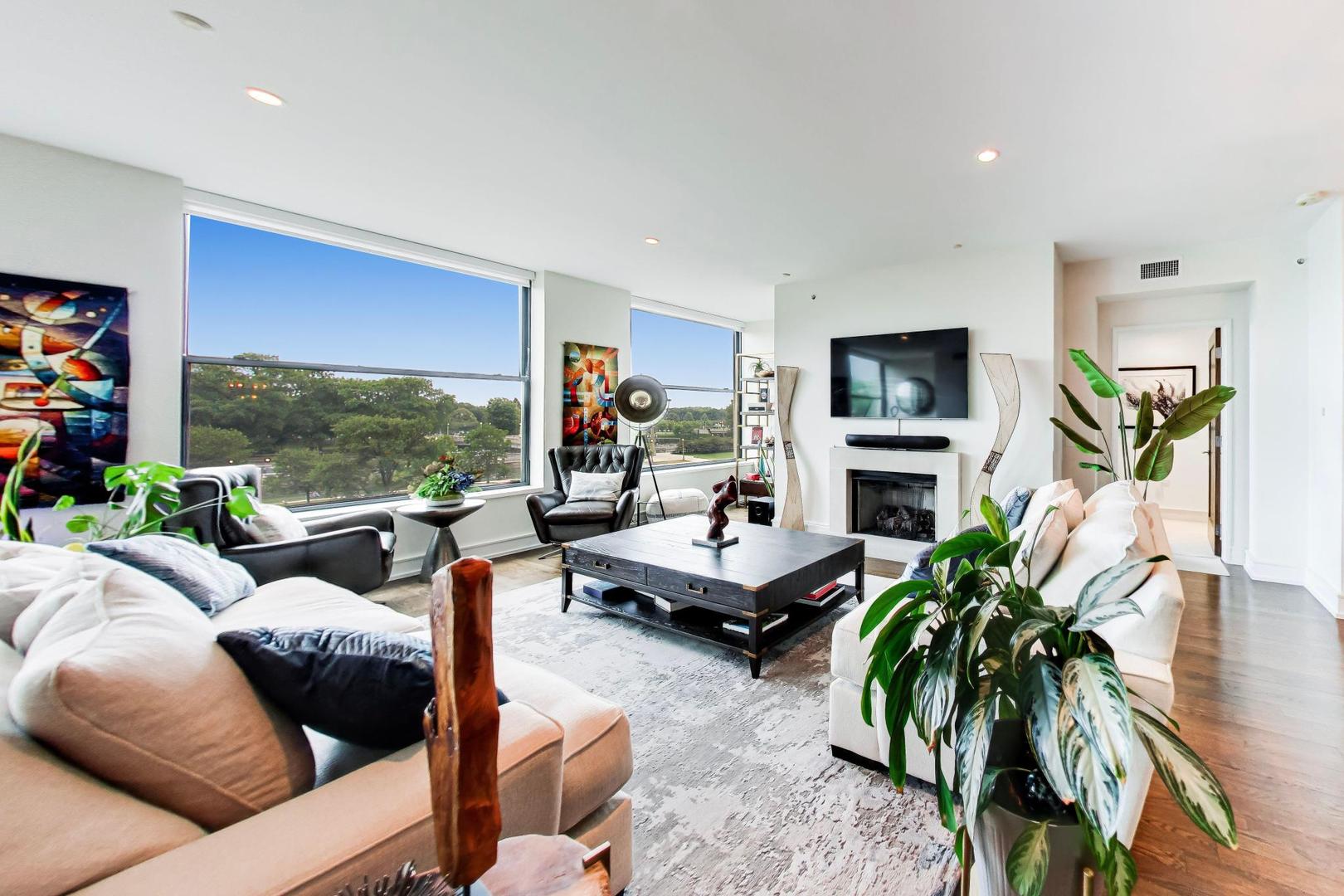 318 S Michigan Avenue Unit: 400