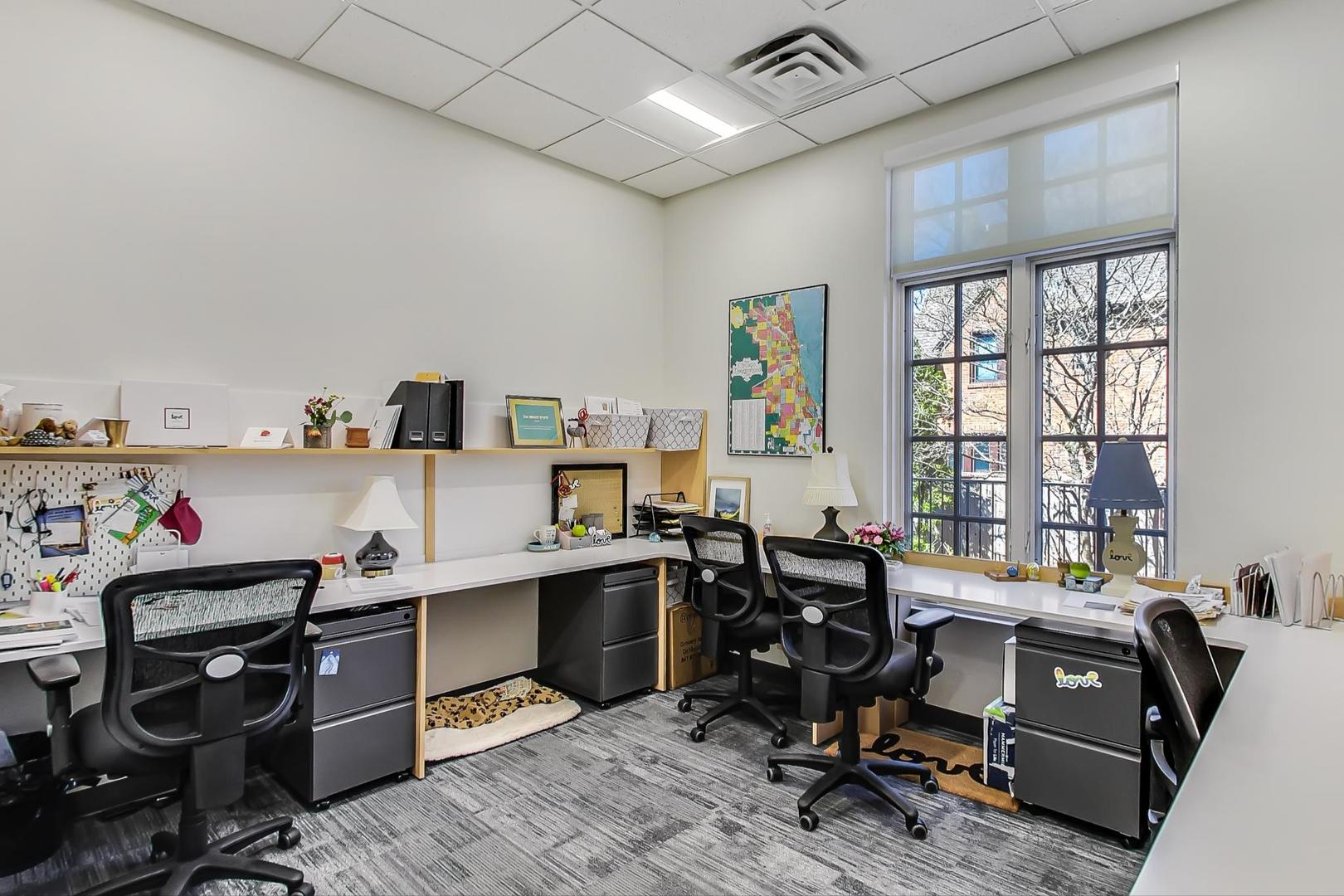324 W Touhy Avenue