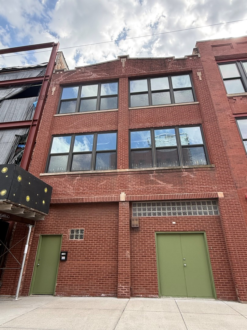 1109 W Fulton Market Street