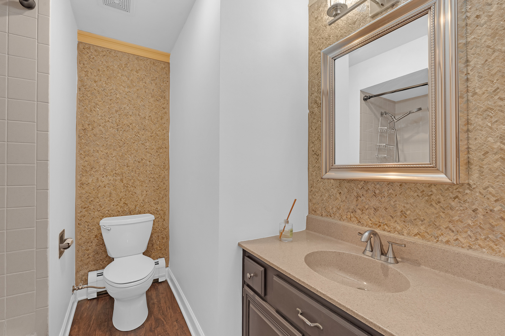 5151 N East River Road Unit: 332D