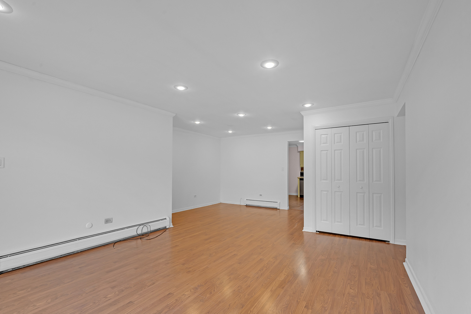 5151 N East River Road Unit: 332D