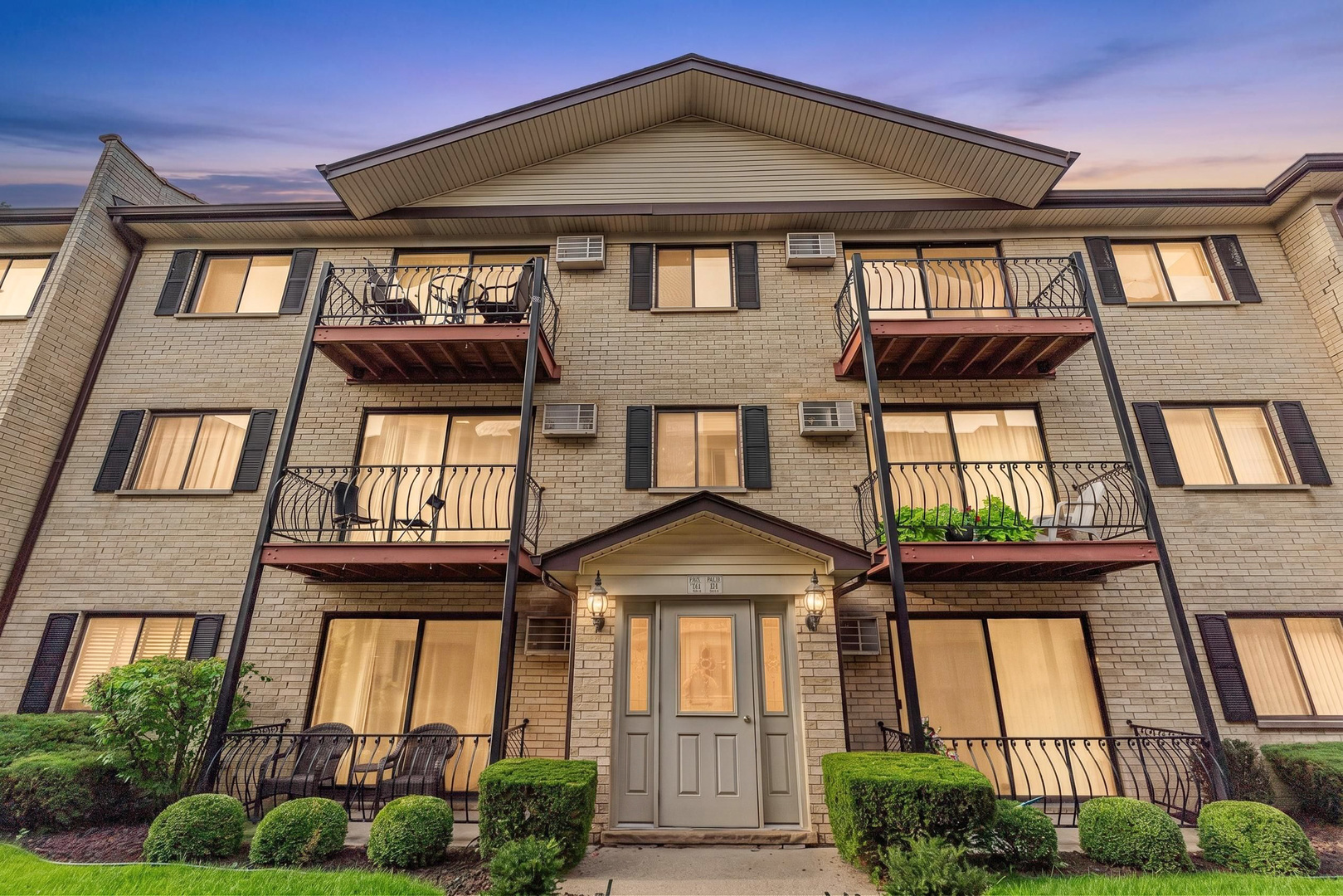 5151 N East River Road Unit: 332D
