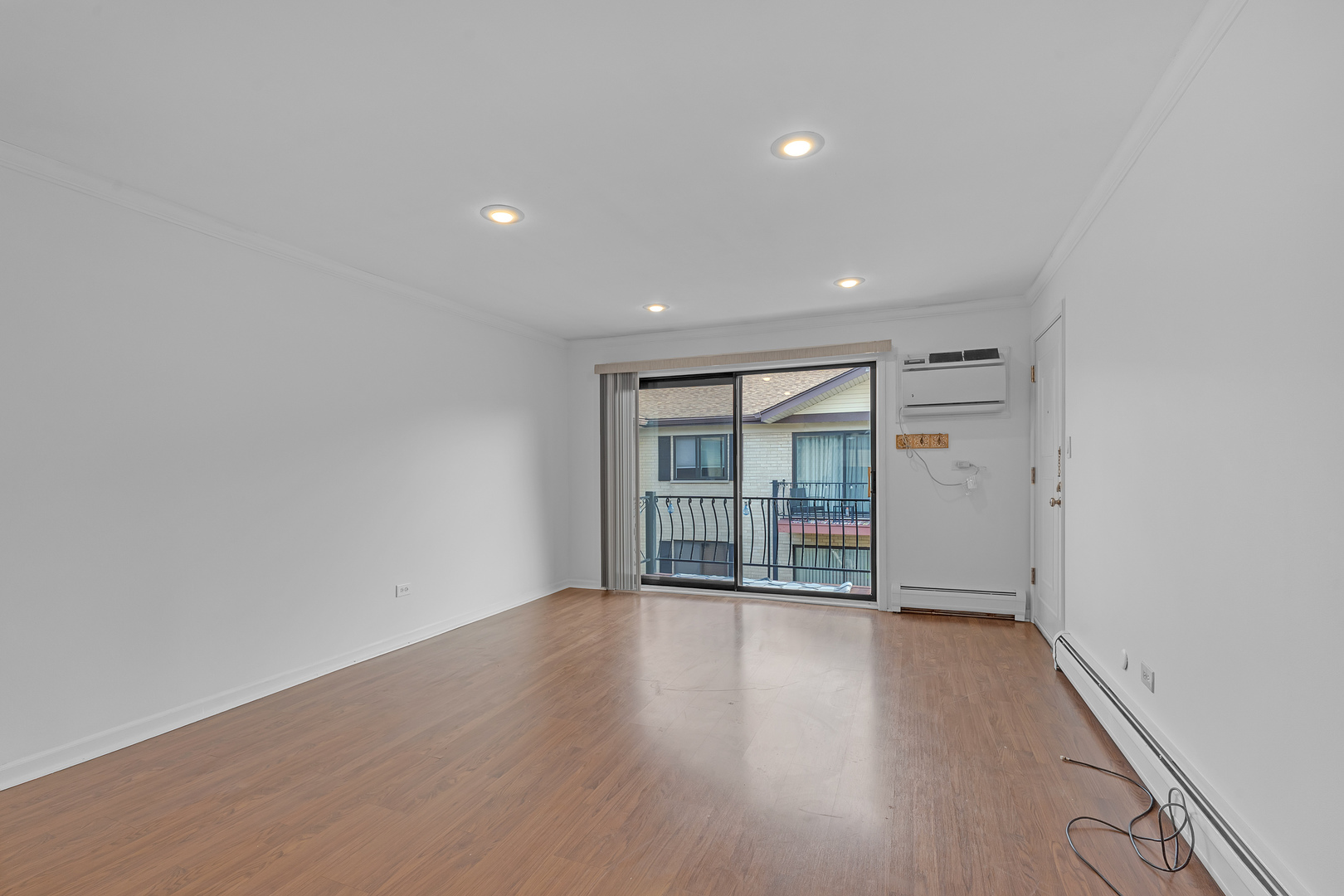 5151 N East River Road Unit: 332D