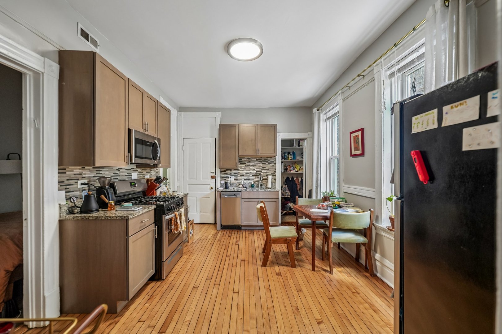 1444 N Maplewood Avenue Unit: 1R