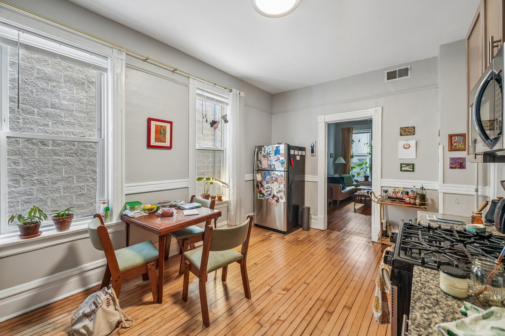 1444 N Maplewood Avenue Unit: 1R
