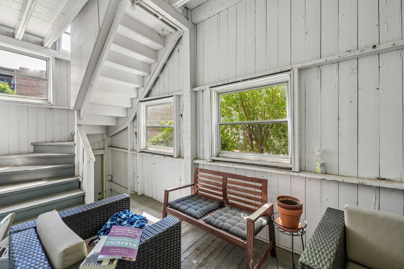 1444 N Maplewood Avenue Unit: 1R