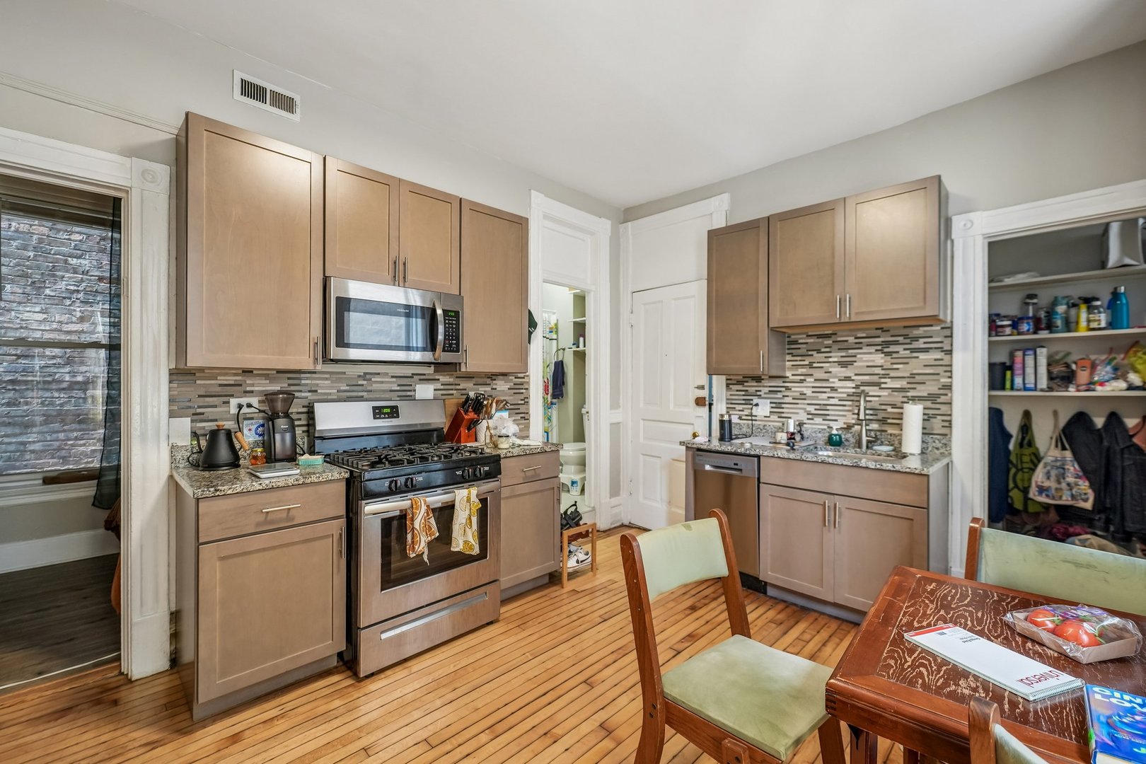 1444 N Maplewood Avenue Unit: 1R