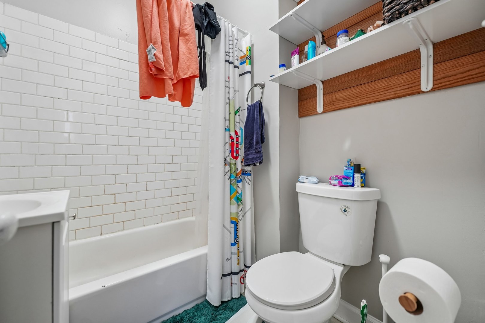 1444 N Maplewood Avenue Unit: 1R
