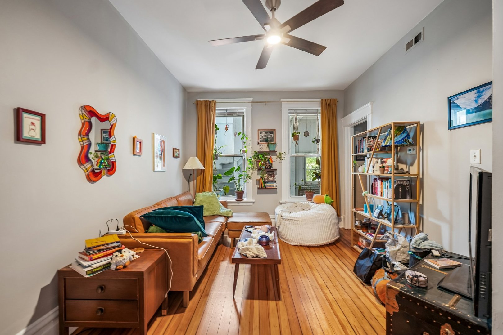 1444 N Maplewood Avenue Unit: 1R