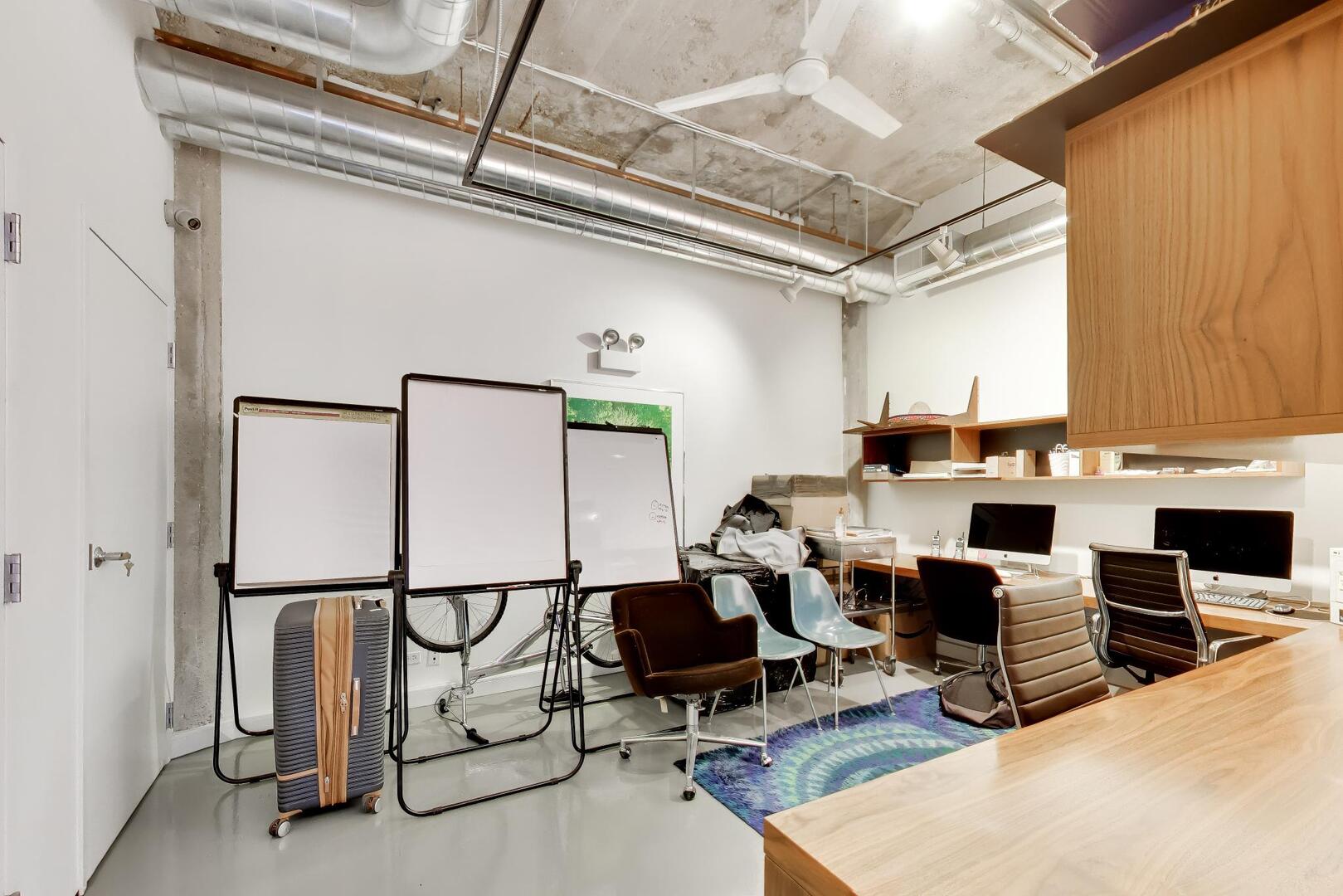 110 N PEORIA Street Unit: 102