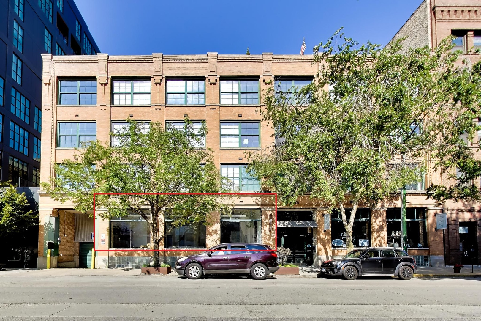 110 N PEORIA Street Unit: 102