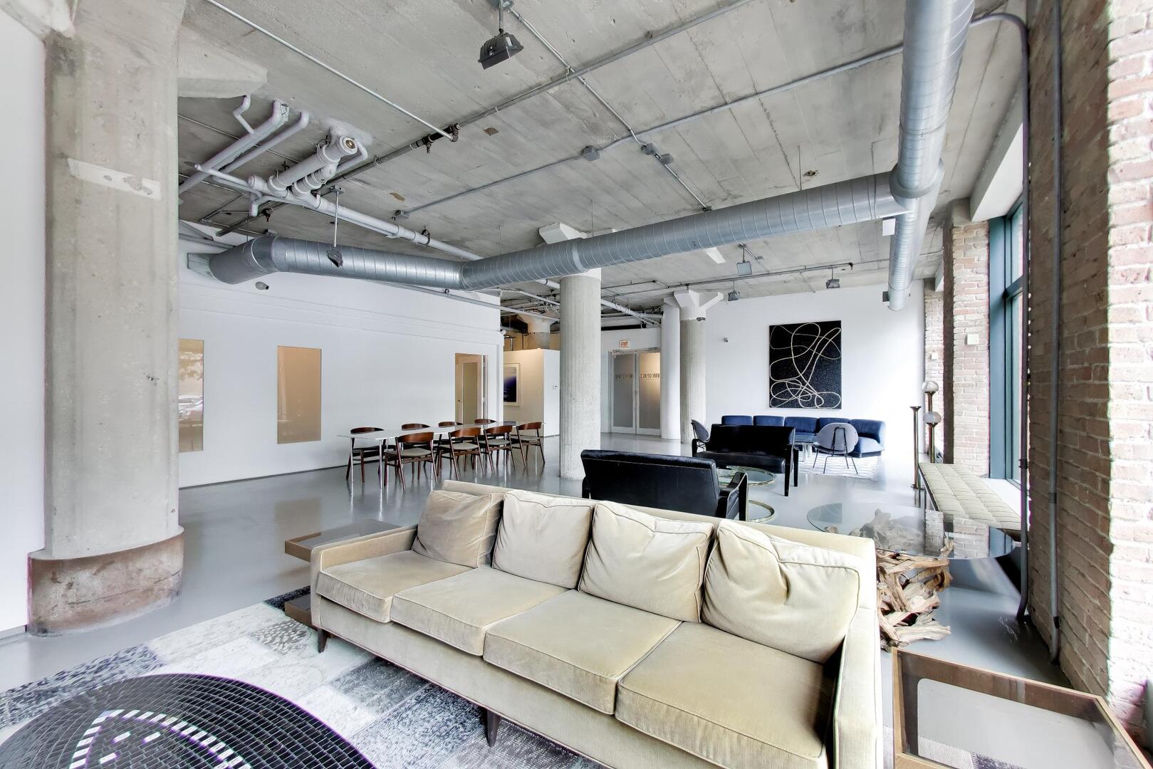 110 N PEORIA Street Unit: 102