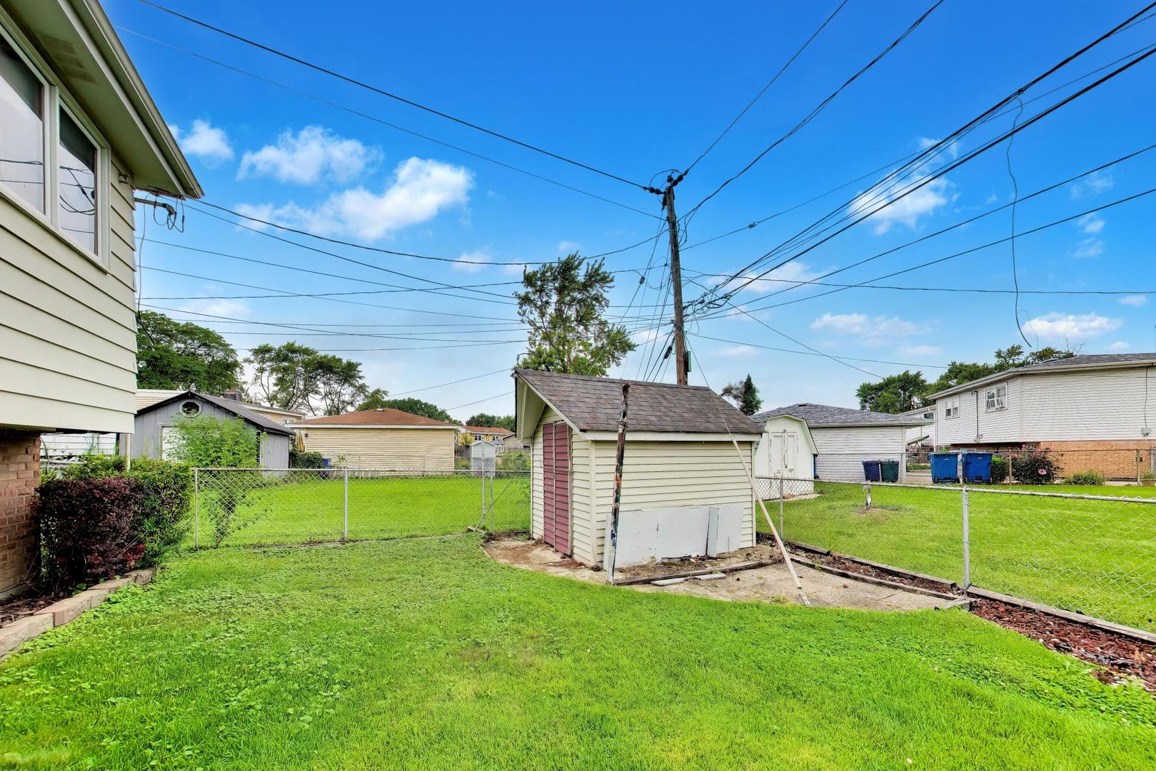 4332 W 118th Place