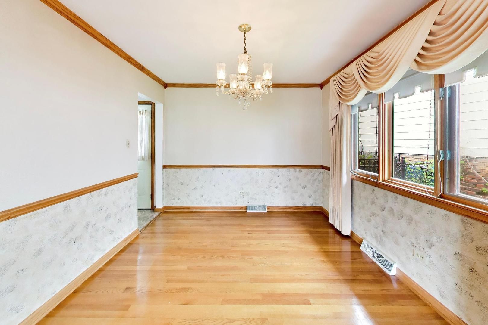 4332 W 118th Place